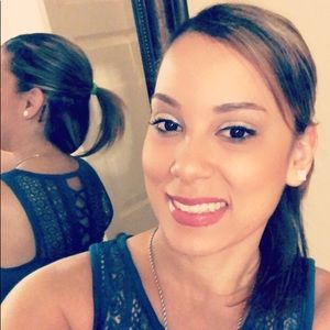 Meet your Posher, Suania